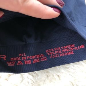 LNDR Intimates & Sleepwear - LNDR Navy & Red Seamless Sports Bra LNDR Intimates & Sleepwear - LNDR Navy & Red Seamless Sports Bra